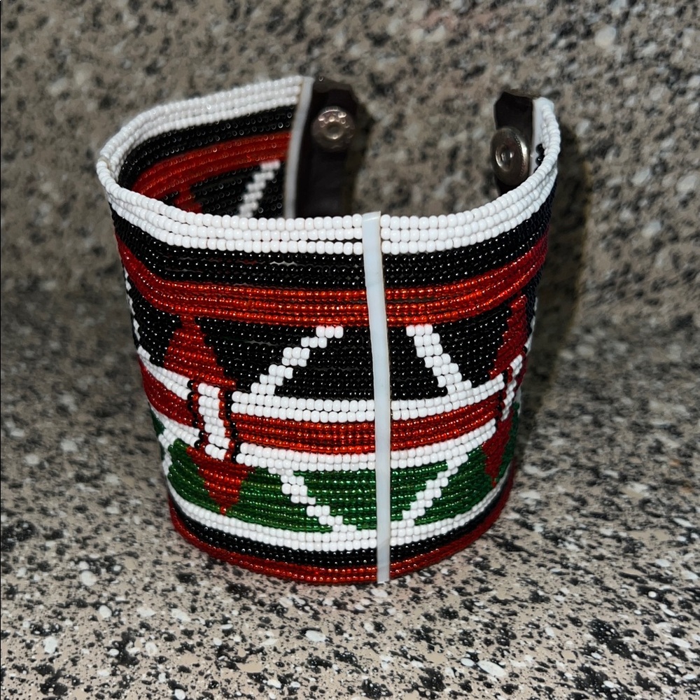 Handcrafted African Beaded Bracelet. - Picture 4 of 10